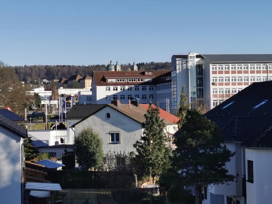 Schoene Grosse Ferienwohnung Basilikablick Stadtnah Ruhig Naehe Bodensee Mit Aussicht Вайнгартен Экстерьер фото